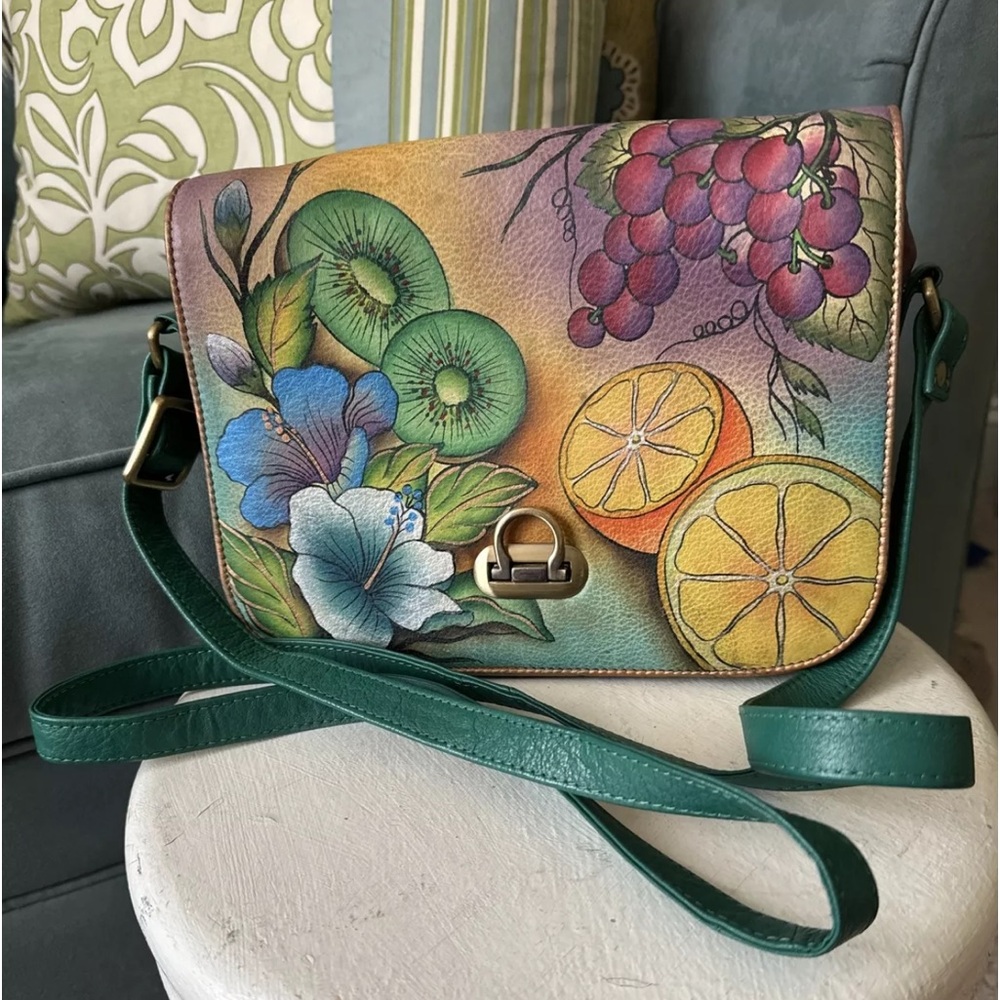 Anuschka Classic Woman Flap Over Accordion Cross Body Handbag 512